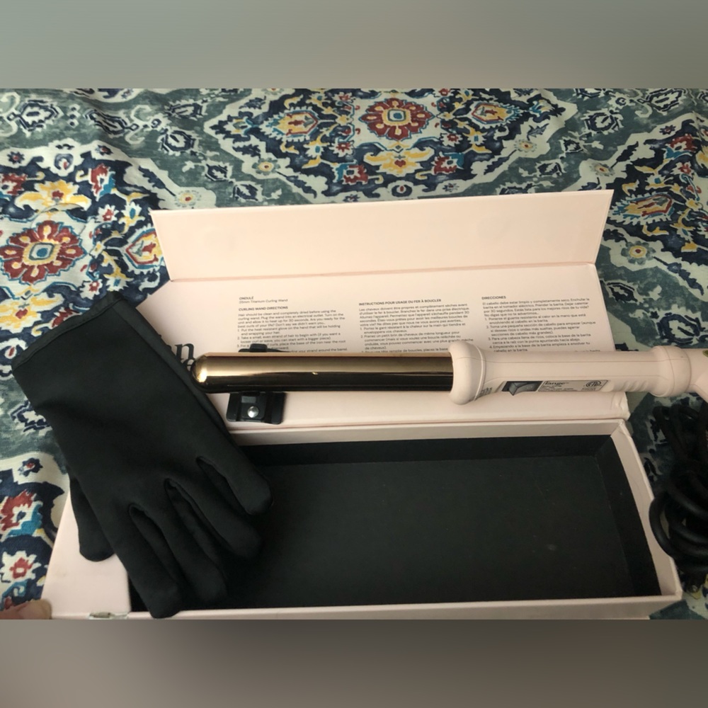 L’ange Curling wand with Black Glove and stand